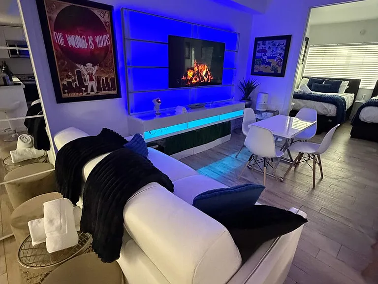 Ocean Dr — Photo 75