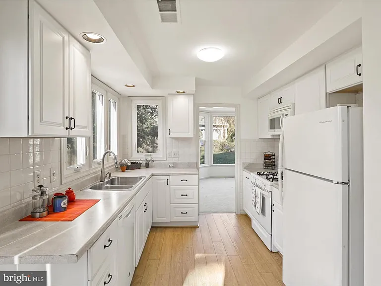 7004 Dreams Way Ct — Photo 10