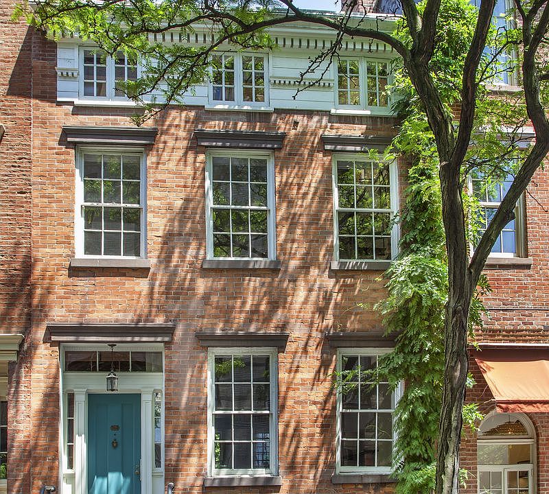 1st image of 303 W 4th St