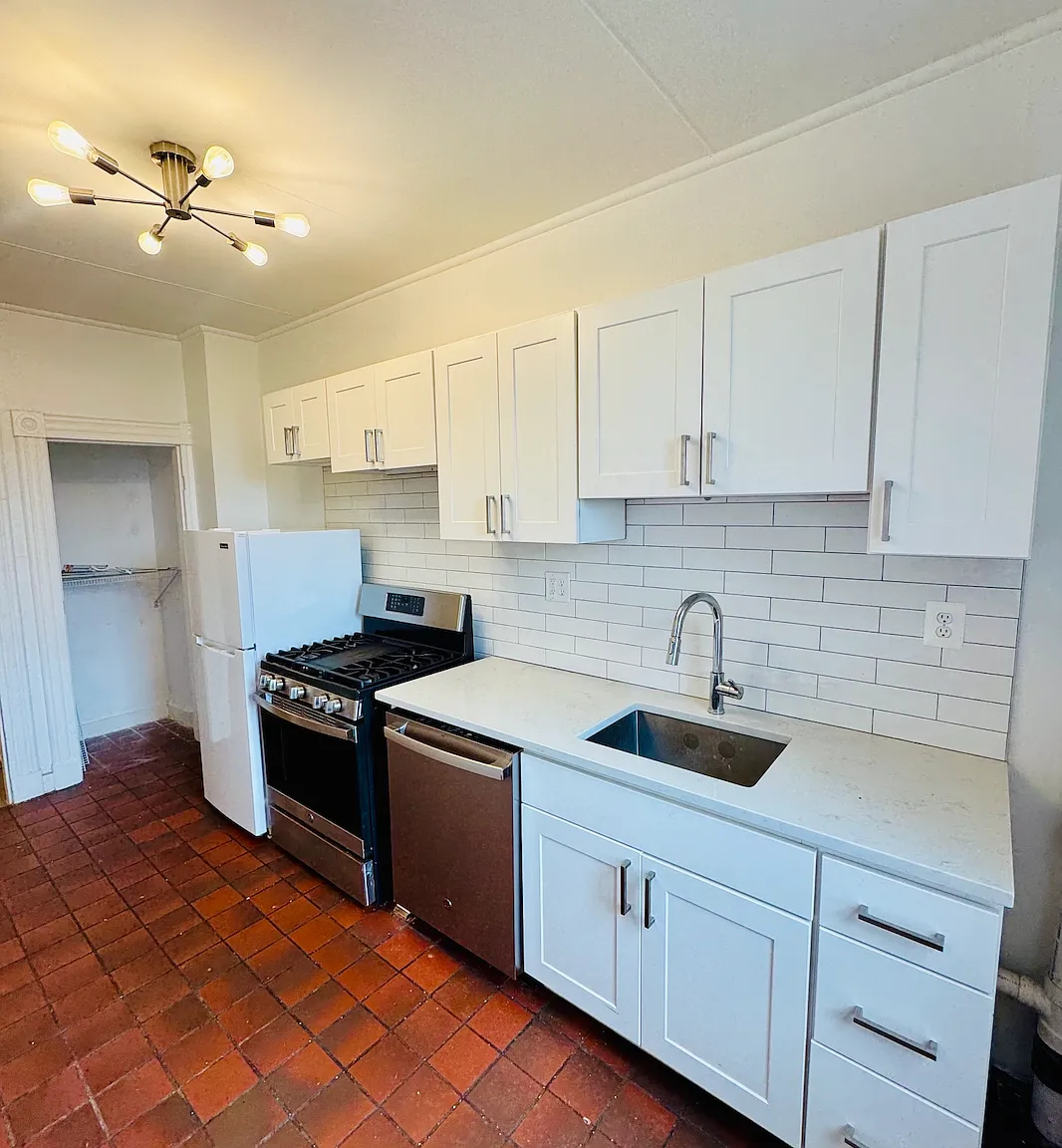 3 bed, 1.5 bath, 1500 sqft, $1,800 — Photo 2