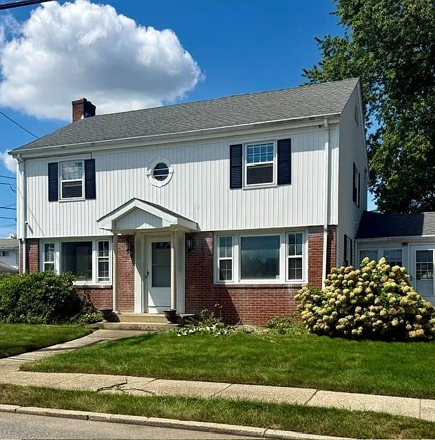 3 bed, 2.5 bath, 2948 sqft, $3,300 — Photo 3