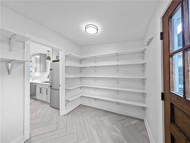 1227 Cook St — Photo 5