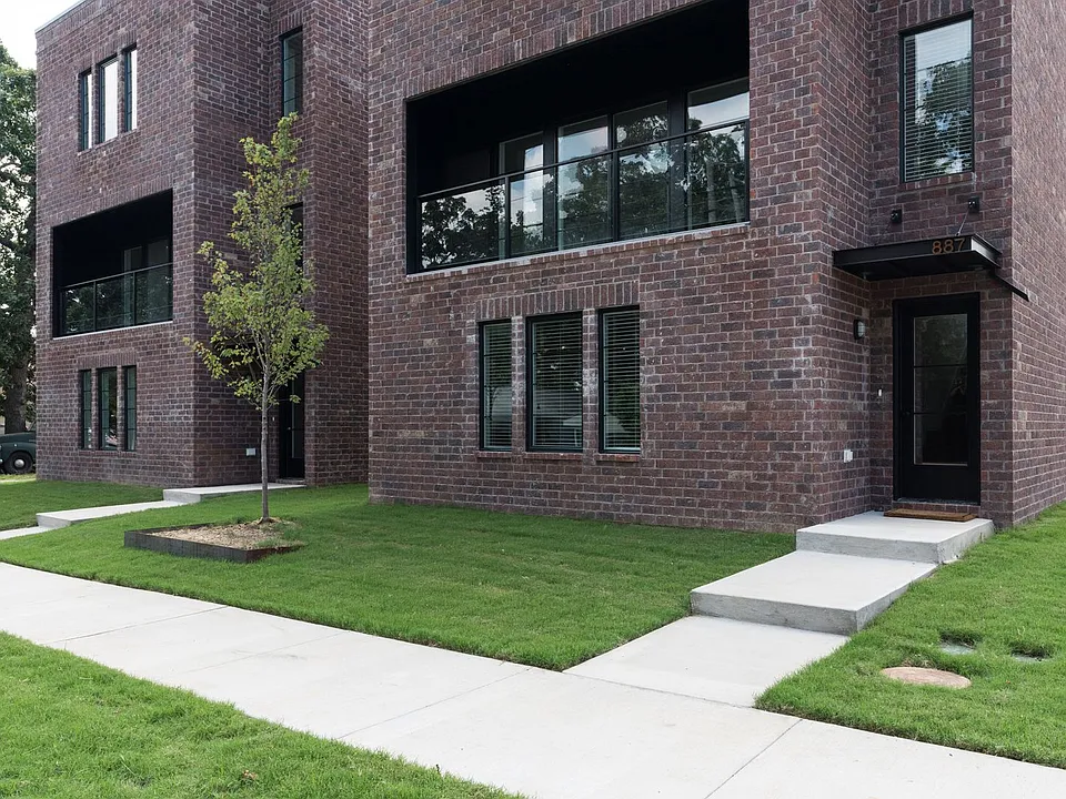 861 W Capitol Dr