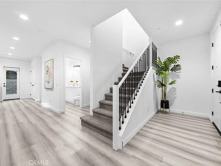 1359 Point Loma Pl — Photo 32