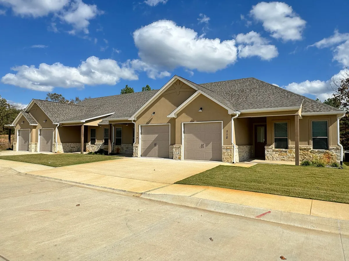 Building Photo - Creekview Estates