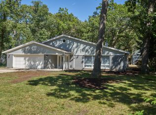 931 Buena Rd, Lake Forest, IL 60045