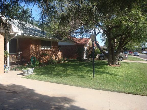 3rd image of 303 S Glenwood Dr