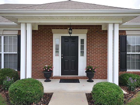 2nd image of 133 Beaconsfield Dr