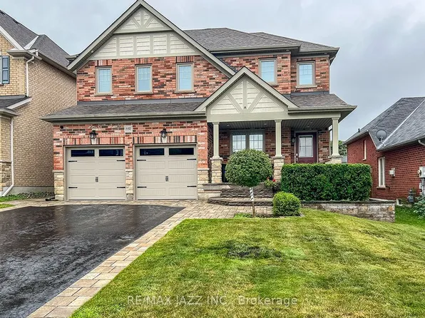892 Barbados St, Oshawa, ON L1J 0A5