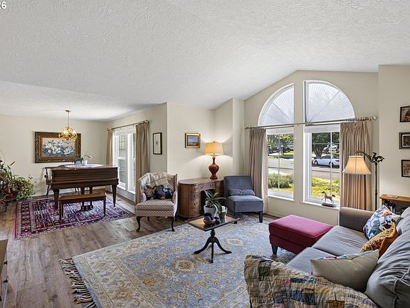4th image of 938 Hood View Ct