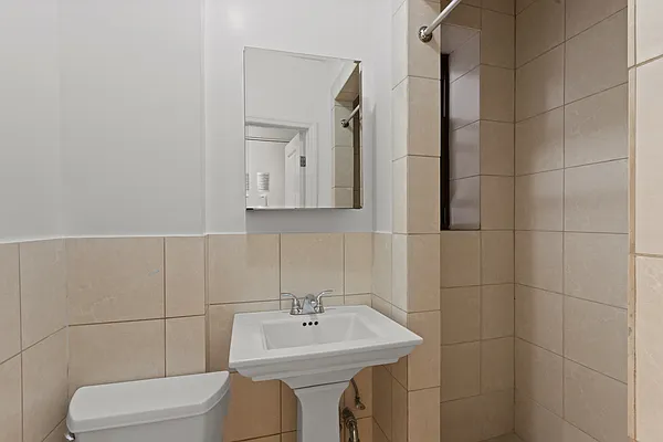 Rented by Platinum Properties | media 16