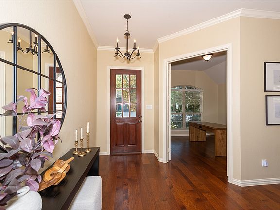 5th image of 617 Rawlins Ln