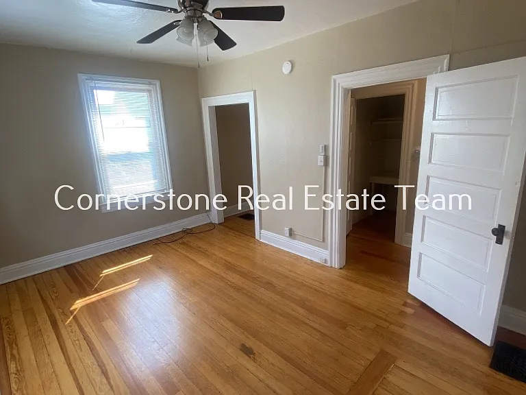 208 E Uintah St #204 — Photo 8