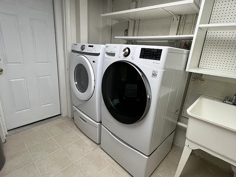 1318 Lincoln Woods Dr — Photo 18