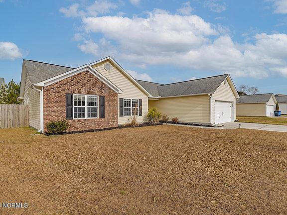 4th image of 203 Wynbrookee Ln