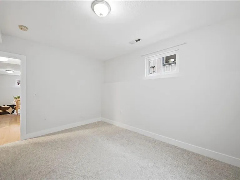 2134 W 6th St #1 — Photo 7