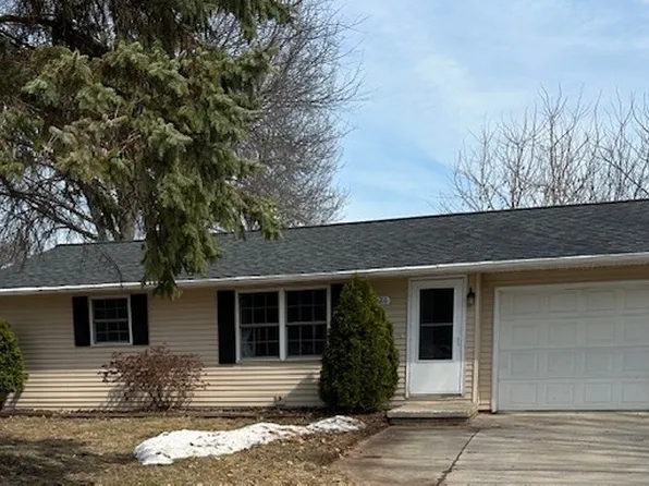 1126 Jaymar St, Green Bay, WI 54313