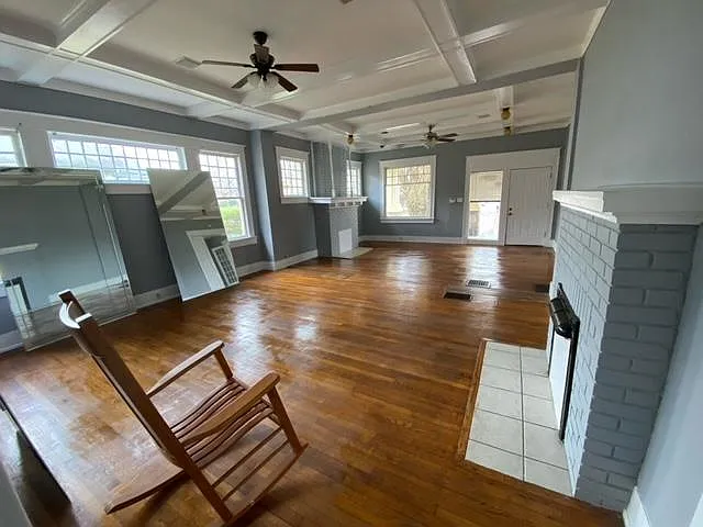 Living/dIning room