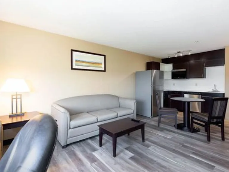 10300 Franklin Ave — Photo 13