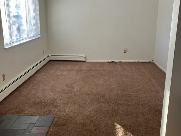 47162 Burton Dr, Shelby Township, MI 48317