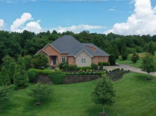 209 Olde Orchard Dr, Hurricane, WV 25526