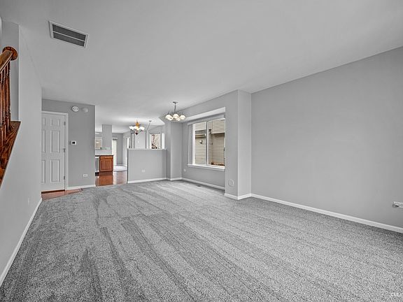 5th image of 2421 Mayfield Dr