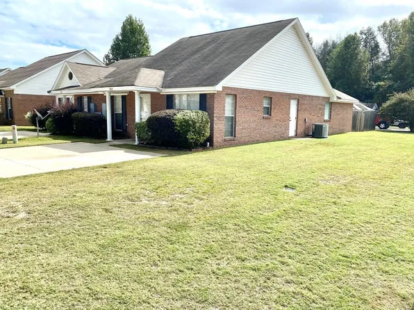 365 James Dr, Millbrook, AL 36054
