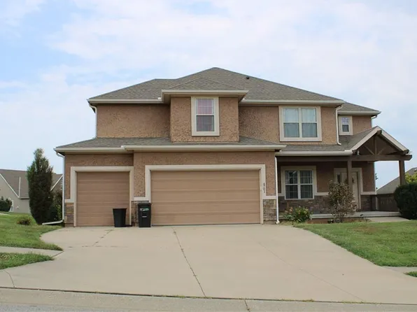 4701 Corinth Dr, Saint Joseph, MO 64506