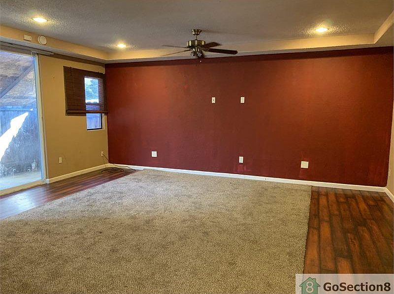 1st image of 651 Sanders Ave