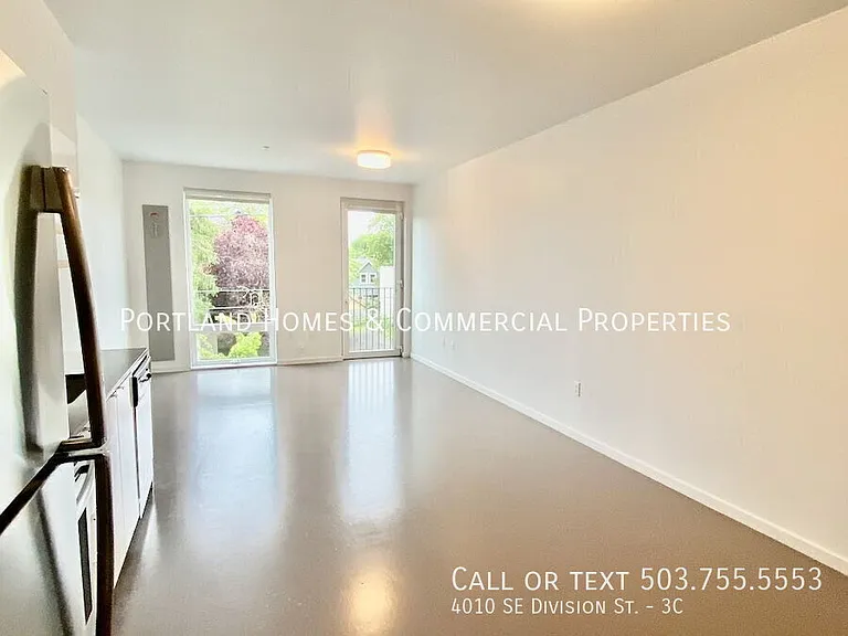 4010 SE Division St #3C — Photo 2