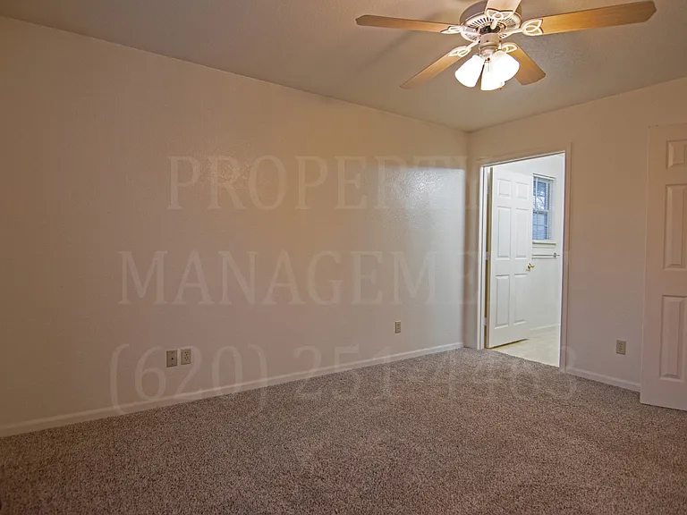 813 Shawnee St — Photo 37