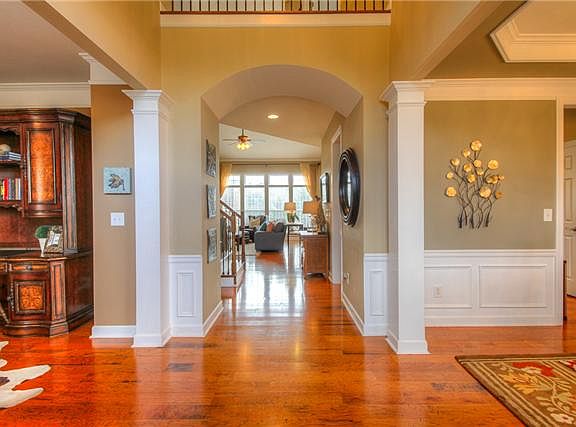 3rd image of 3044 Coral Bell Ln