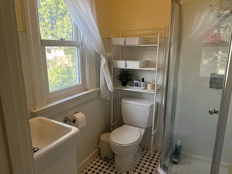 1815 Derby St #D — Photo 6