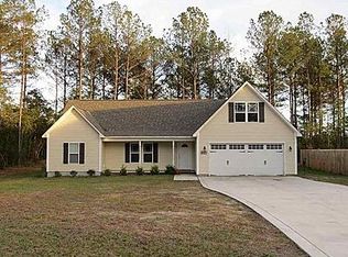 206 E Peyton Pl, Maple Hill, NC 28454