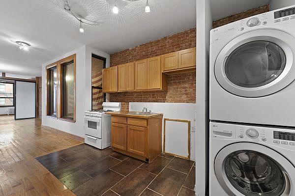 1st image of 2250 1st Ave #1N