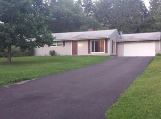 8473 Bobolink Dr, Macedonia, OH 44056