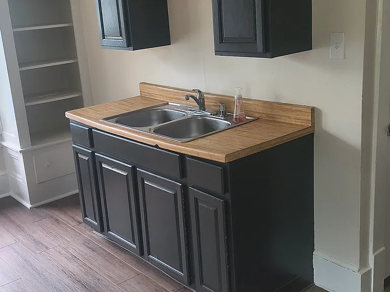 3222 Woodbridge Ave — Photo 5