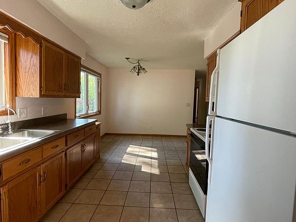 4th image of 900 Pleasantview Dr SE