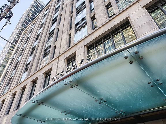 3rd image of 955 Bay St #1012