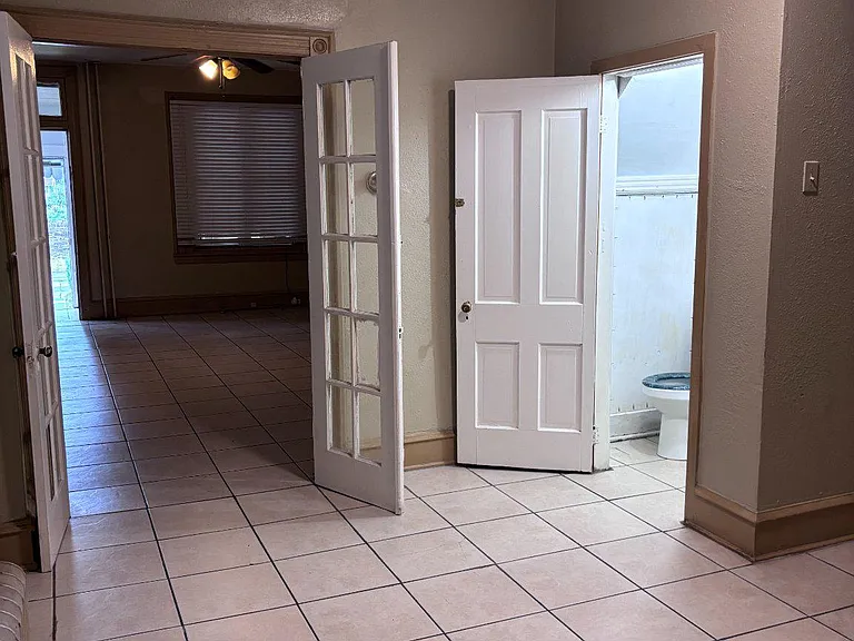 6829 Woodland Ave — Photo 3