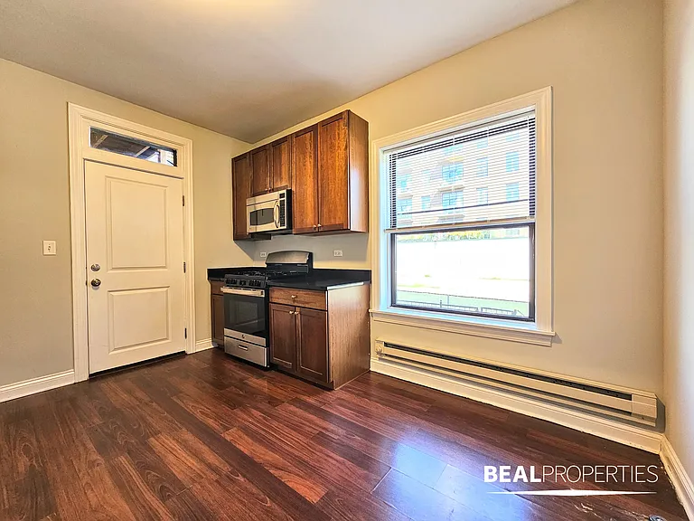 740-50 West Addison Street — Photo 26