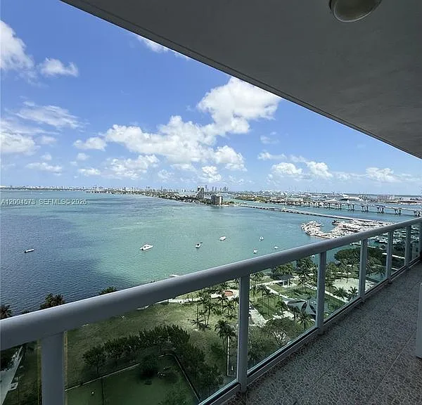 1800 N Bayshore Dr #2107 — Photo 8