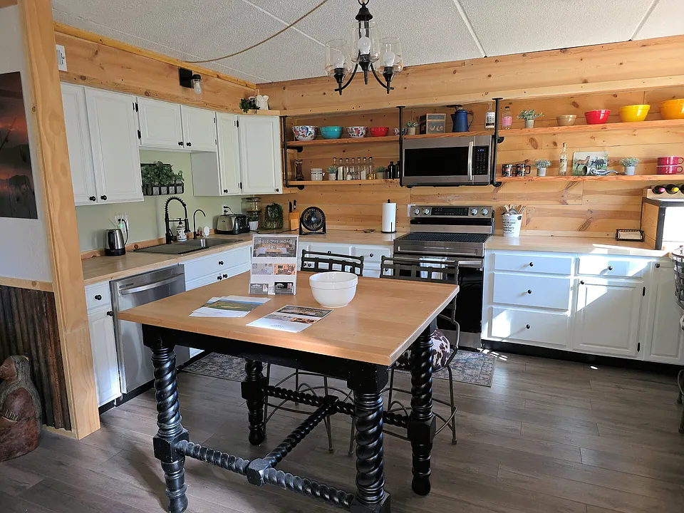 90 W Yavapai St #8