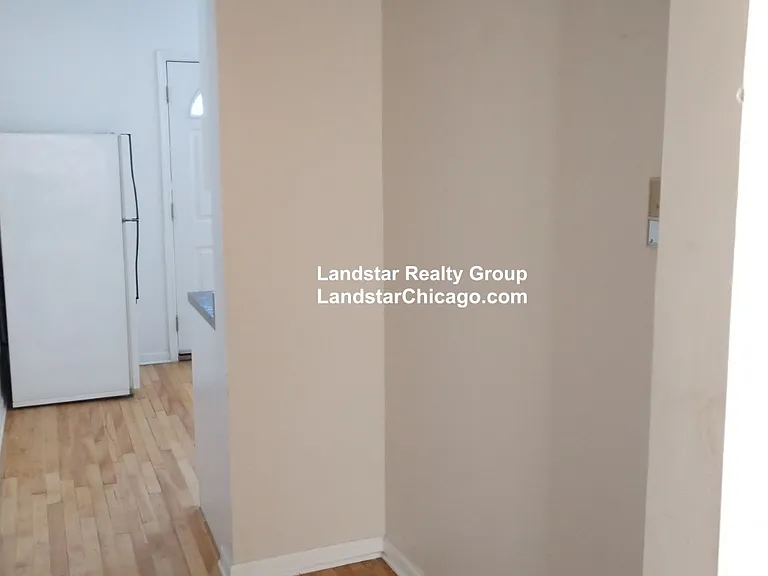 4045.5 N Mozart Ave #1E — Photo 16