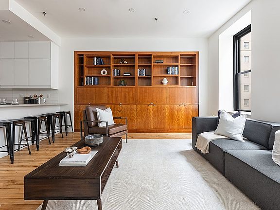 2nd image of 130 Jane St #2/3K