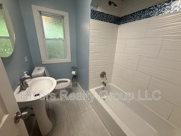 16555 W Parkway St — Photo 6