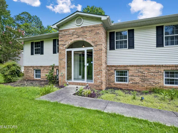 663 W Hills Dr, Harriman, TN 37748