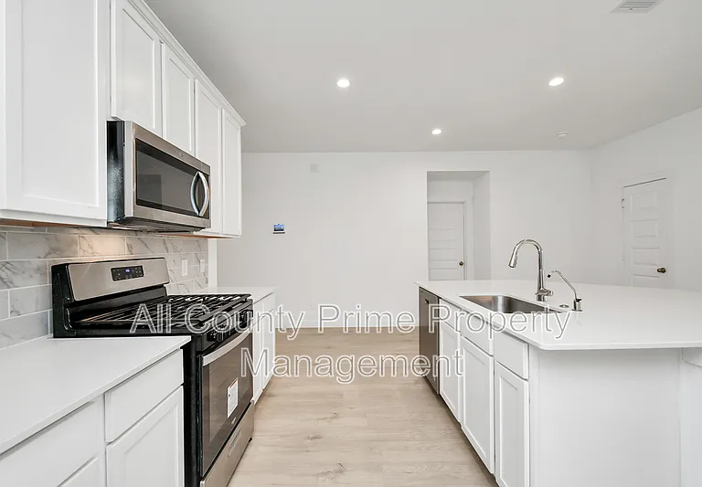 29935 Gallatin River Ln — Photo 12