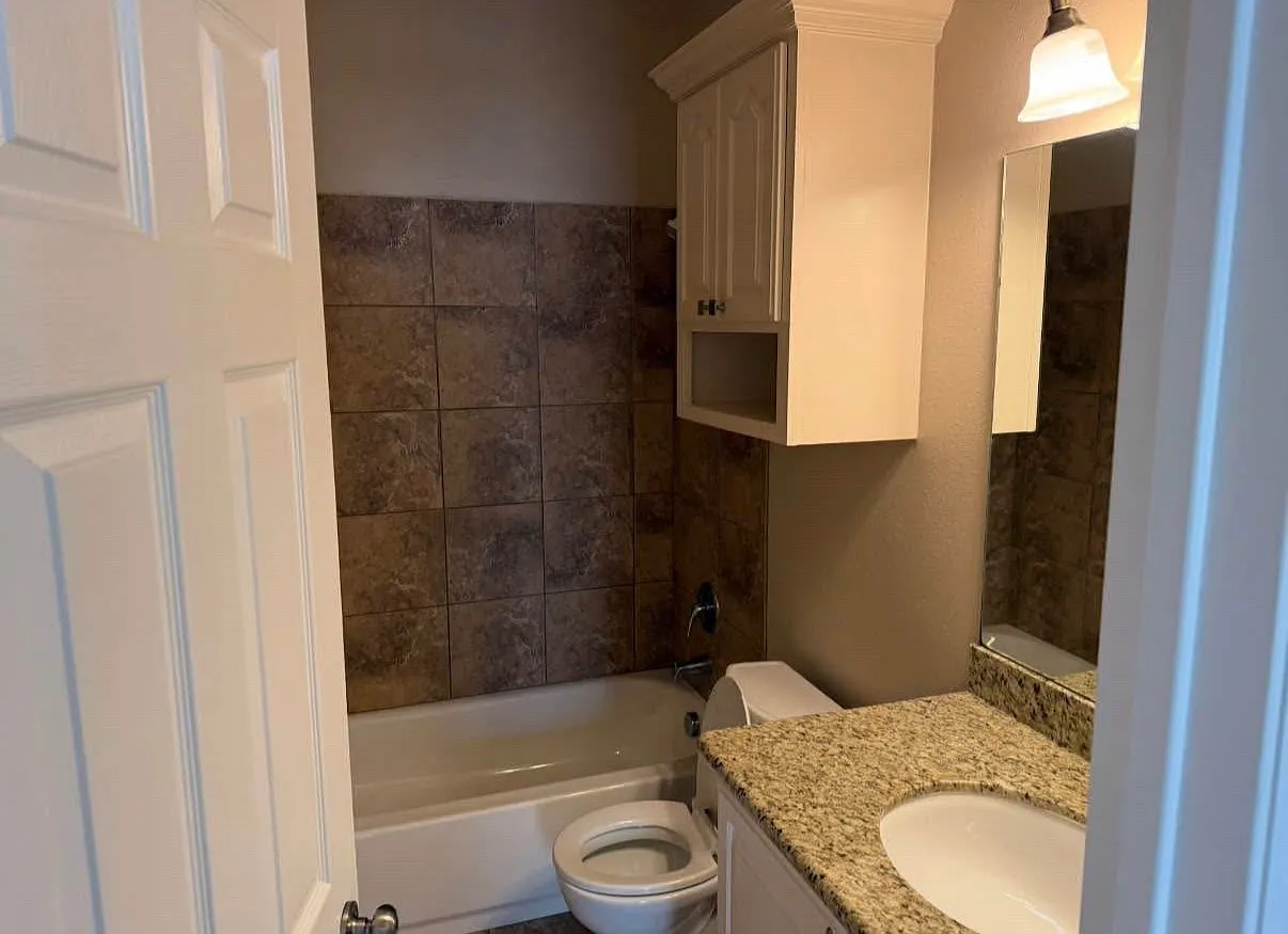 2 bed, 1200 sqft, $1,750 — Photo 3