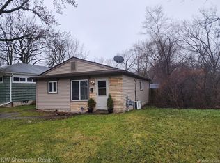 15055 Grayfield St, Detroit, MI 48223